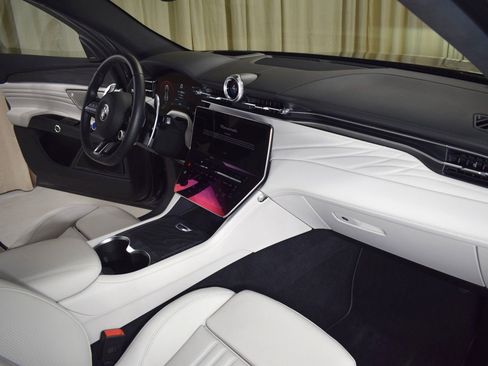 Certified 2024 Maserati Grecale Modena AWD/4WD image 25