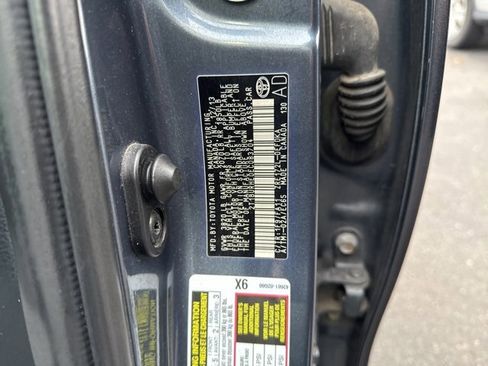 Used 2014 Toyota Corolla LE image 8