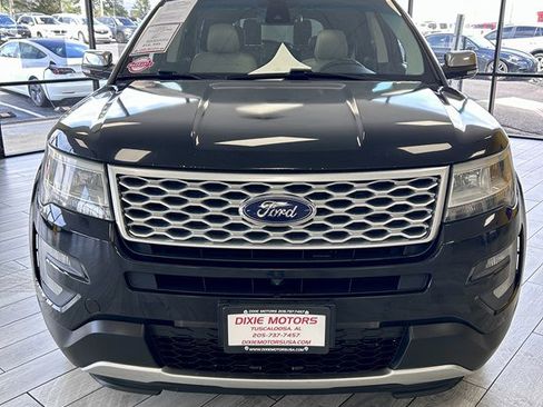 Used 2016 Ford Explorer Platinum image 2