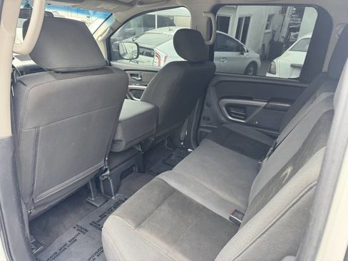 Used 2015 Nissan Titan S image 9
