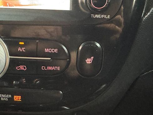 Used 2018 Kia Soul ! w/ Tech Package FWD image 29