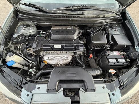 Used 2010 Hyundai Elantra GLS image 36