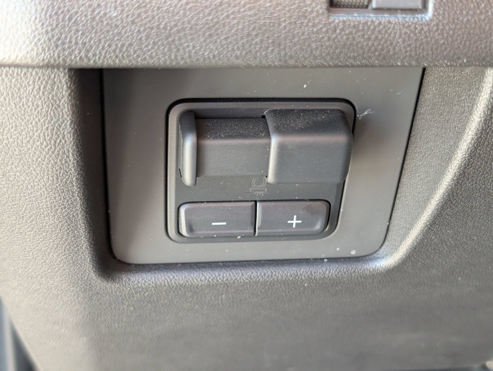 Used 2024 Chevrolet Colorado Trail Boss w/ Technology Package AWD/4WD image 21