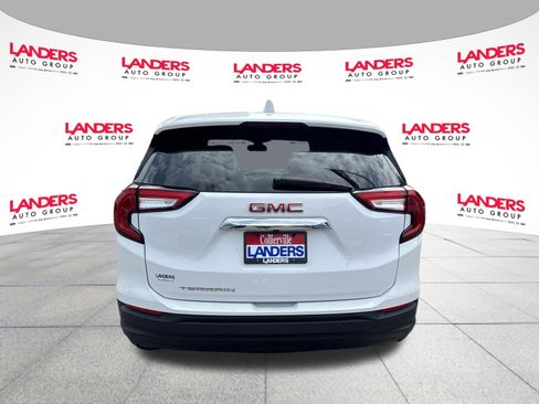 Used 2024 GMC Terrain SLE FWD image 4