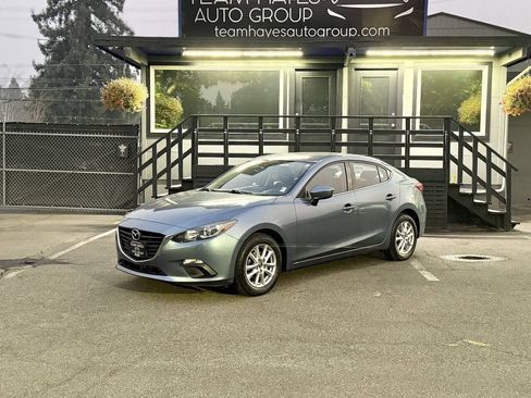 Used 2014 MAZDA MAZDA3 i Touring w/ Technology Package FWD image 2