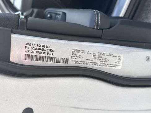 New 2025 Jeep Grand Cherokee Altitude image 39