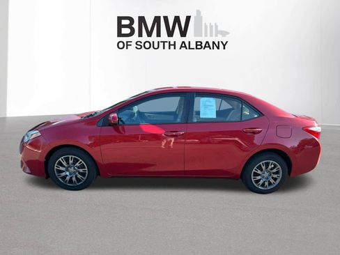 Used 2016 Toyota Corolla LE FWD image 3