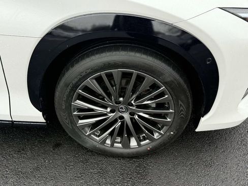 Used 2023 Lexus RZ 450e Premium w/ Accessory Package (2T) image 7