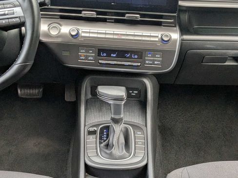 Used 2025 Hyundai Kona SEL AWD/4WD image 18