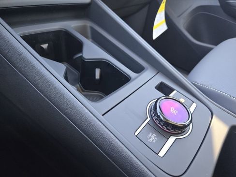 New 2026 Volkswagen Tiguan SE image 16