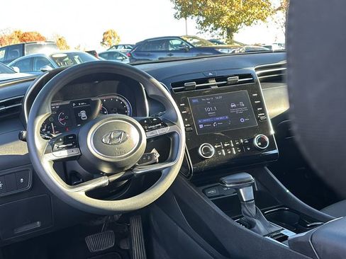 Used 2022 Hyundai Tucson SE image 13