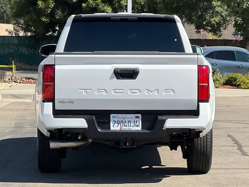 Certified 2025 Toyota Tacoma SR5 AWD/4WD image 6