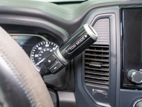 Used 2022 Nissan Titan SV RWD image 26