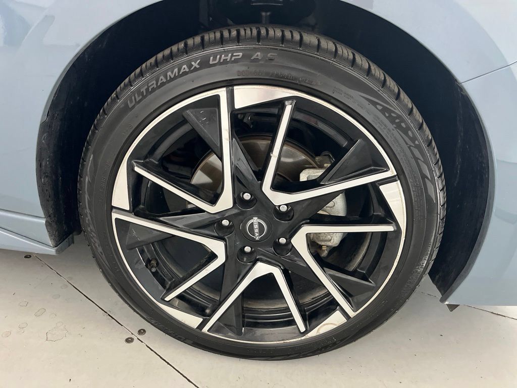 Used 2025 Nissan Sentra SR FWD image 16