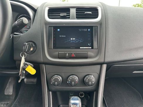 Used 2012 Dodge Avenger SXT FWD image 27