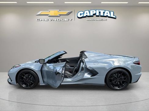 Used 2024 Chevrolet Corvette Stingray Preferred Conv w/ Stealth Interior Trim Package RWD image 10