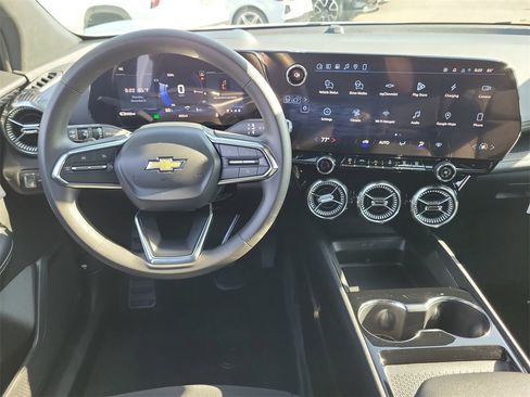 Used 2026 Chevrolet Blazer EV LT image 4