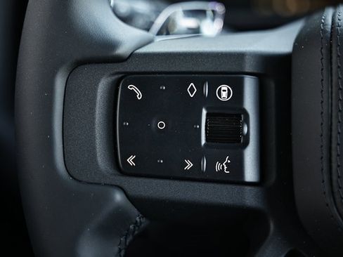 New 2026 Land Rover Defender 110 OCTA image 46