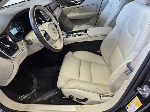 Used 2022 Volvo S60 T8 Inscription image 14