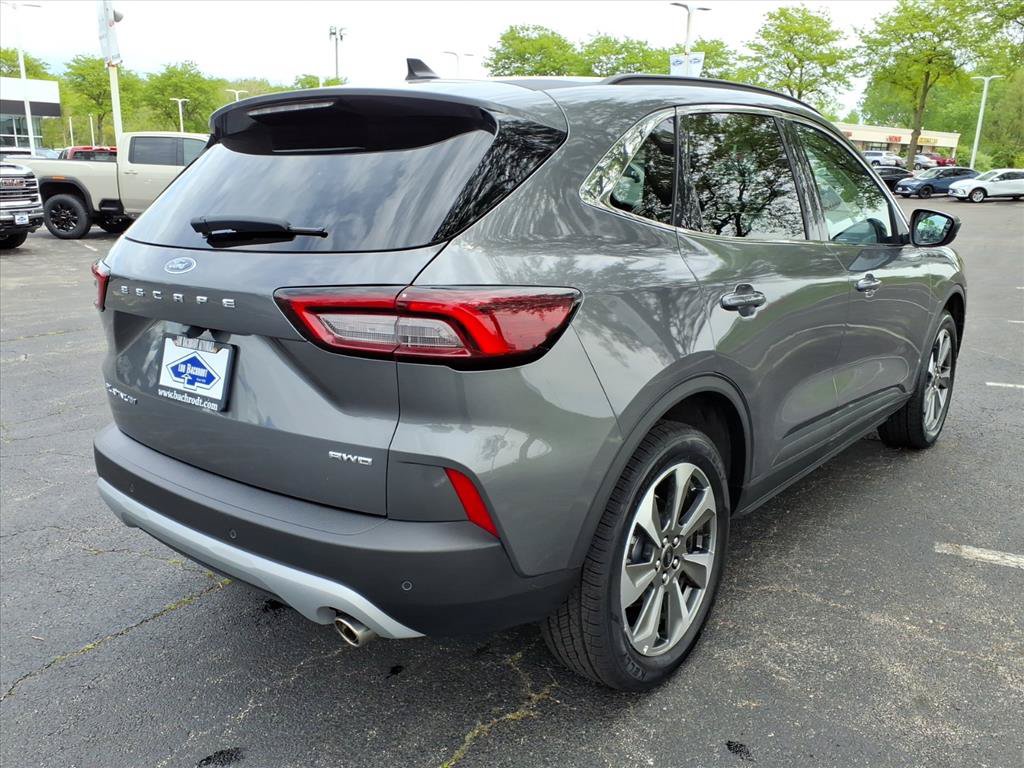 Used 2025 Ford Escape Platinum AWD/4WD image 7