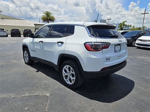 Used 2024 Jeep Compass Sport image 8