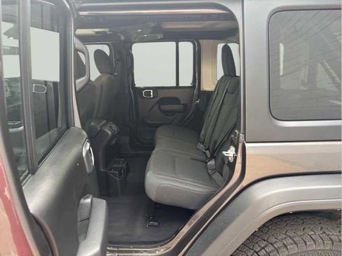 Used 2025 Jeep Wrangler Unlimited Sport AWD/4WD image 12