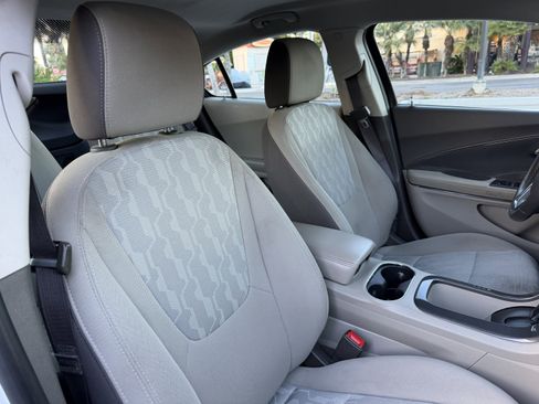 Used 2015 Chevrolet Volt w/ Enhanced Safety Package 1 image 12