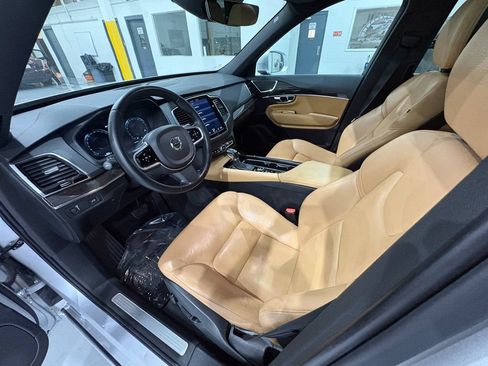 Used 2017 Volvo XC90 T6 Momentum w/ Vision Package AWD/4WD image 10