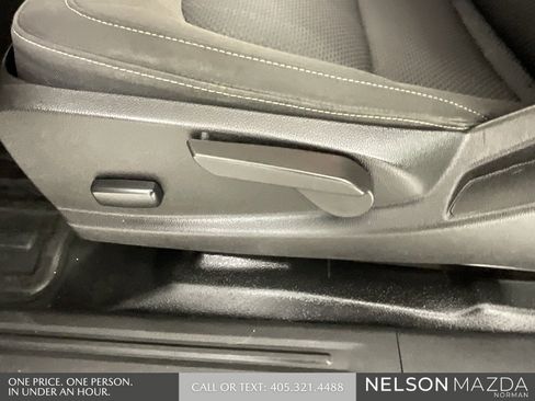 Used 2020 Chevrolet Colorado LT w/ Safety Package image 20