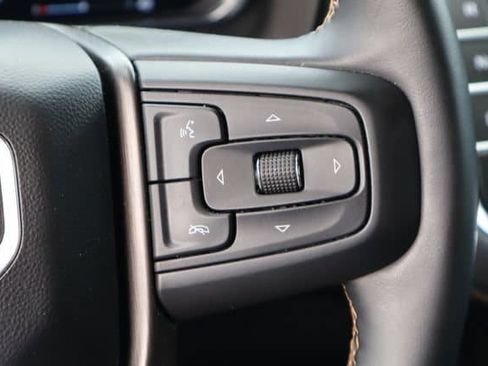 Used 2023 GMC Yukon AT4 w/ Technology Package AWD/4WD image 15