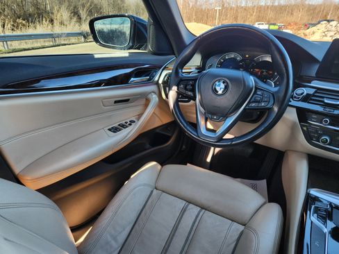 Used 2017 BMW 530i xDrive 530i xDrive image 24