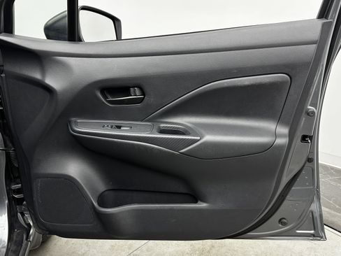 Used 2023 Nissan Versa S w/ Trunk Package image 30