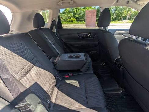 Used 2020 Nissan Rogue SV AWD/4WD image 16