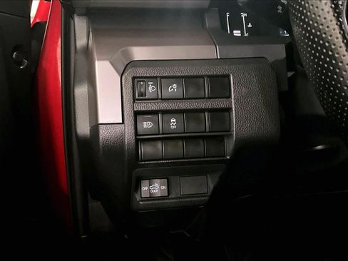 Used 2025 Toyota Tacoma SR5 AWD/4WD image 35