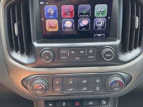 Used 2017 Chevrolet Colorado Z71 w/ Z71 Midnight Edition AWD/4WD image 28