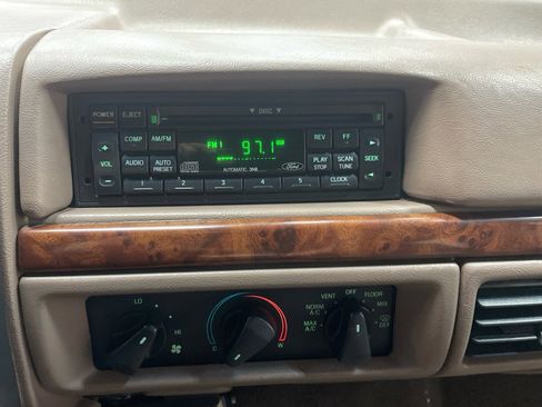 Used 1996 Ford Bronco image 22