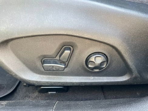 Used 2016 Jeep Renegade Limited FWD image 11
