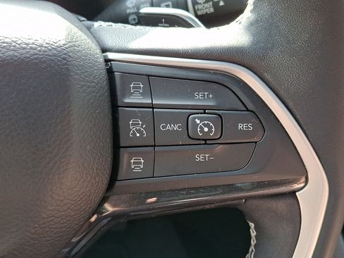 Certified 2023 Jeep Grand Cherokee Altitude AWD/4WD image 23