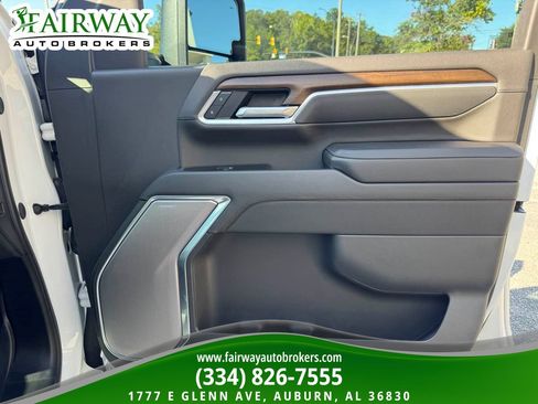 Used 2025 Chevrolet Silverado 3500 High Country w/ High Country Premium Package AWD/4WD image 31