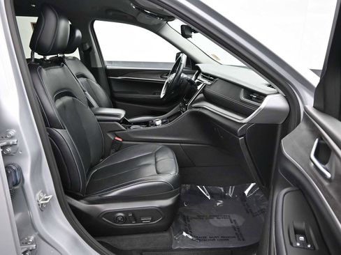 Used 2021 Jeep Grand Cherokee L Limited image 12