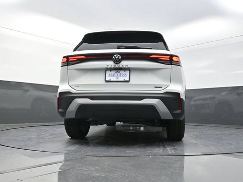 New 2026 Volkswagen Tiguan SE AWD/4WD image 26