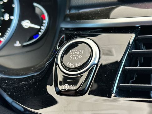 Used 2019 BMW 530i w/ Luxury Package RWD image 24