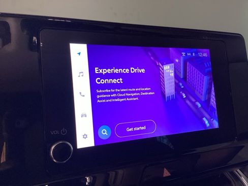 Used 2023 Toyota Venza LE image 12