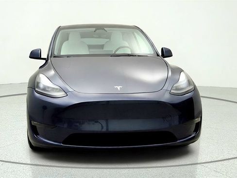 Used 2023 Tesla Model Y Long Range AWD/4WD image 2