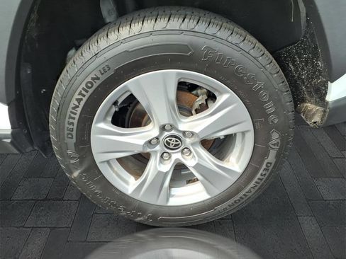 Used 2022 Toyota RAV4 XLE w/ Convenience Package AWD/4WD image 12