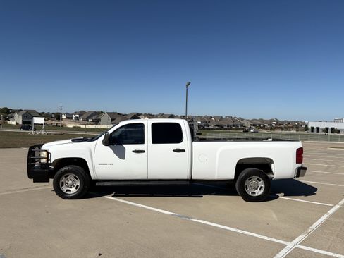 Used 2011 Chevrolet Silverado 2500 W/T image 2