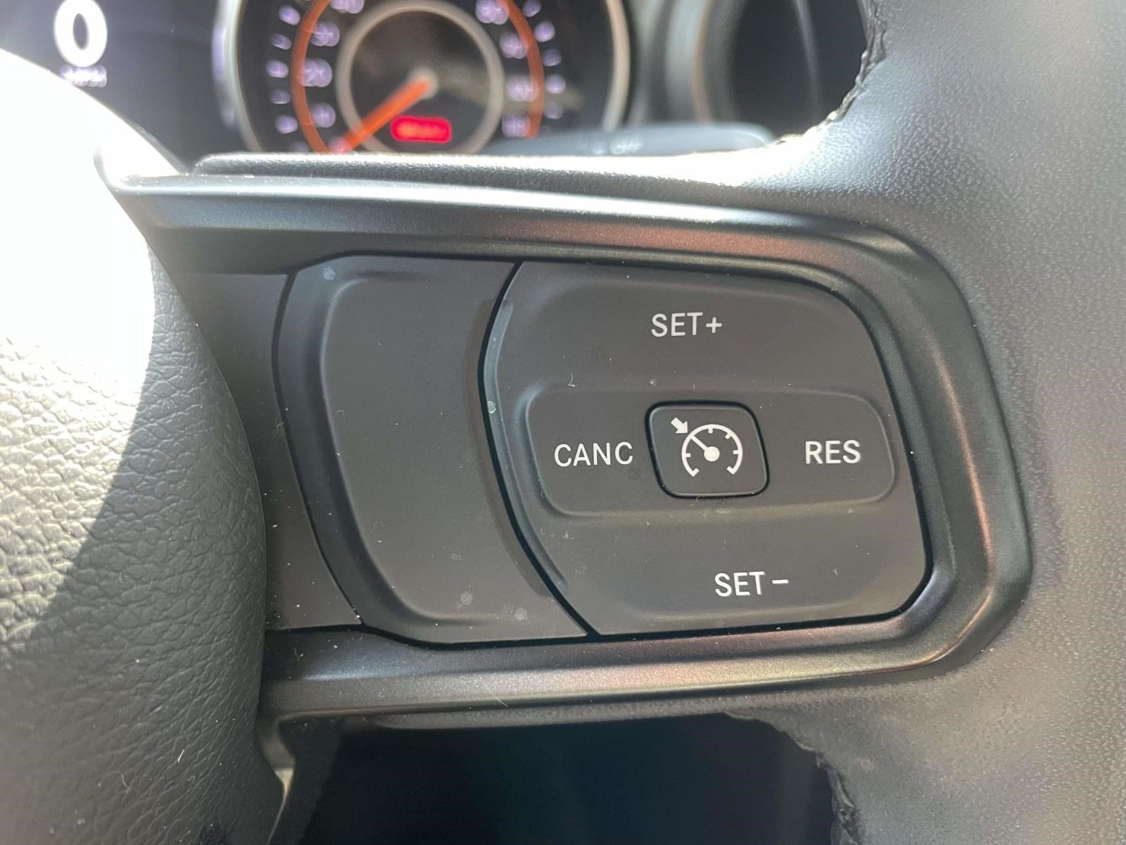 Used 2023 Jeep Gladiator Sport AWD/4WD image 19