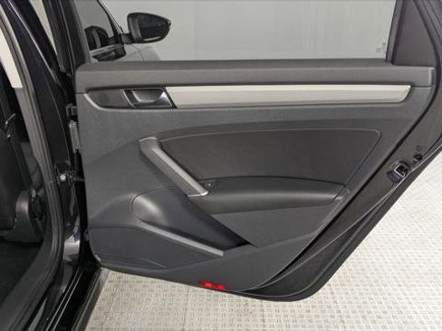 Used 2022 Volkswagen Passat 2.0T SE image 19