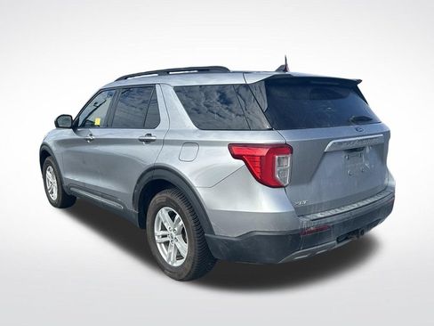 Used 2021 Ford Explorer XLT w/ Equipment Group 202A AWD/4WD image 3