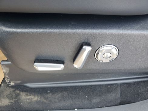 New 2025 Lincoln Navigator Reserve w/ Jet Appearance Package image 13